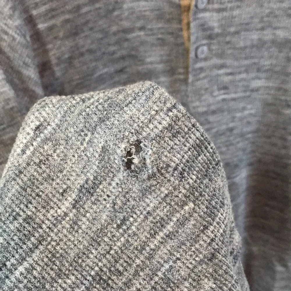 ARIZONA JEAN COMPANY Long Sleeved Waffle-Knit Henley for Men—Sz L